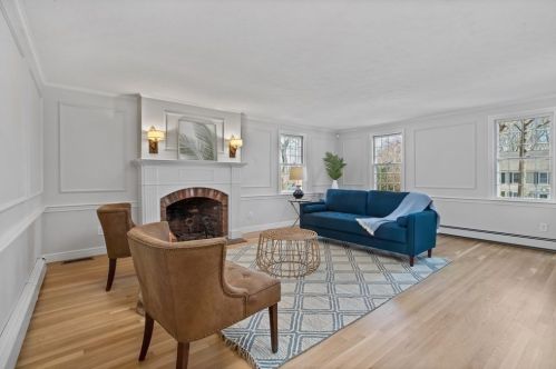 2 Golfview Dr, Hingham MA 02043-2633 exterior