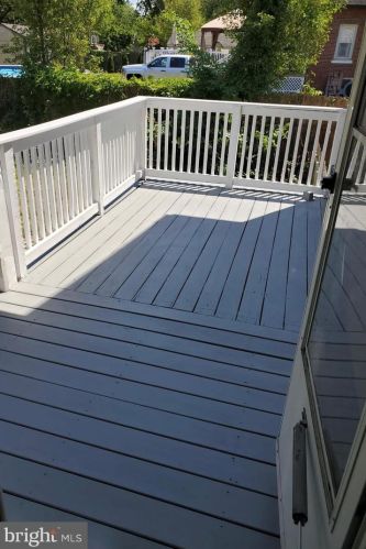 1055 Milton Ave, West Deptford NJ  08093-1731 exterior