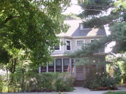 920 Watertown St, Newton, MA 02465-2124