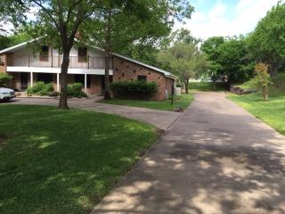 105 Bluebonnet Dr, Weatherford TX  76087-9363 exterior