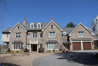 28 Canterbury St, Hingham MA  02043-1406 exterior