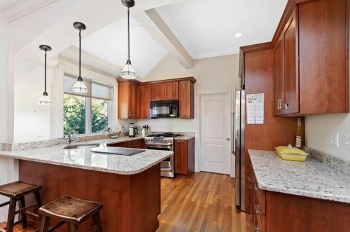 47 Washington St, Newton MA 02458-1450 exterior