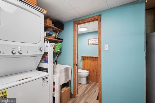 260 Columbus Dr, West Deptford NJ 08051-1258 exterior