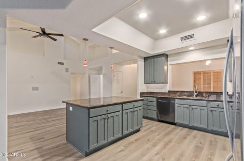 21 Beryl Ave, Phoenix AZ  85021-2480 exterior