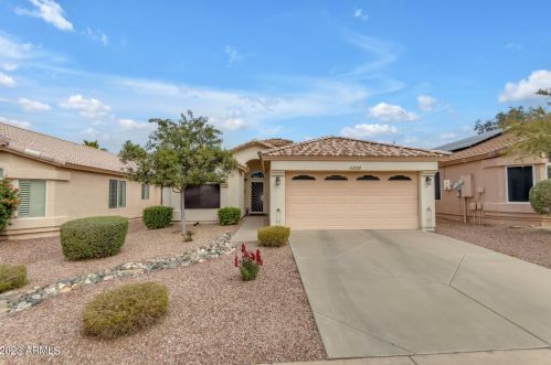 2144 Danbury Rd, Phoenix, AZ 85022-2266