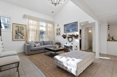 336 Elliot St, Newton MA 02464-1250 exterior