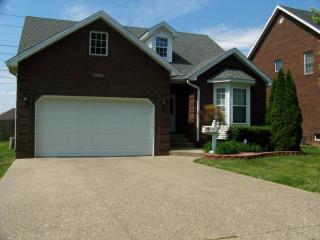 2432 Paddock Ln, Louisville, KY 40216-2344