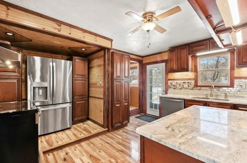 152 Highland Ave, Royalston MA 01331-2427 exterior