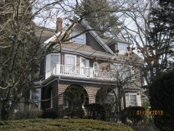 4 Rockledge Rd, Newton, MA 02461-1800