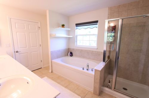 9 Keller Ct, Lemont IL 60440-9054 exterior