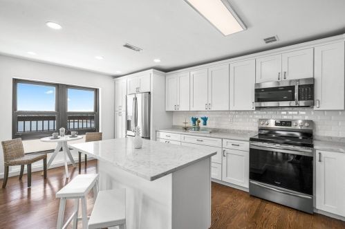 1 Seal Harbor Rd, Winthrop MA  02152-1049 exterior