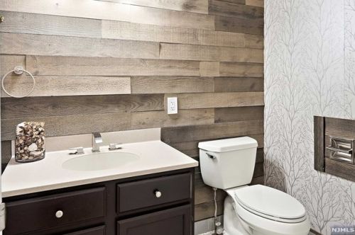 20 Southfield Dr, Wantage NJ  07461-3036 exterior