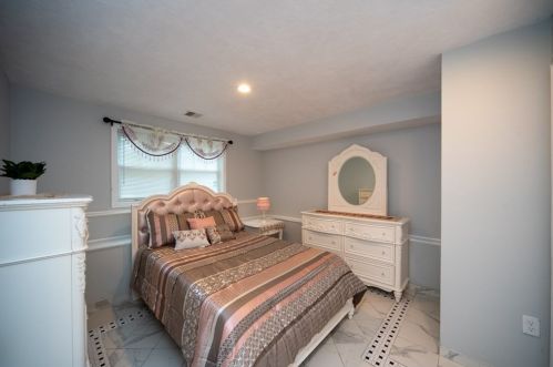 48 Elm St, West Bridgewater MA 02379-1413 exterior