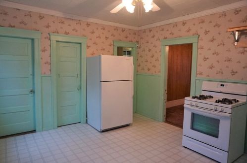 5 Thayer St, Worcester, MA 01603-2530