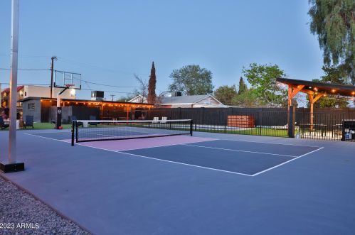 2635 Clarendon Ave, Phoenix AZ 85018-5958 exterior