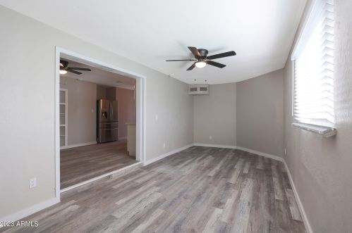 3018 81st Ave, Phoenix AZ  85033-4702 exterior