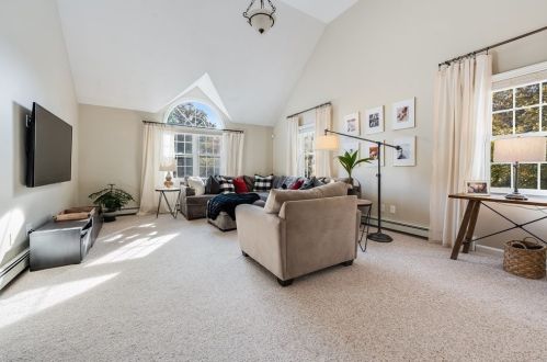 1 Eric Rd, Norfolk MA 02056-1914 exterior