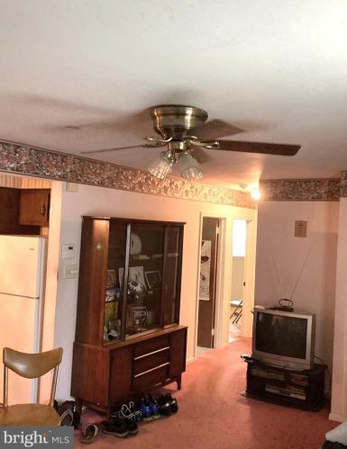 124 Military Dr, West Deptford NJ 08063-1507 exterior