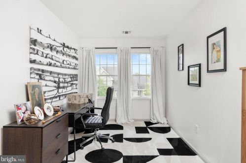 5 Wheatfield Ct, Columbus NJ  08022-1977 exterior