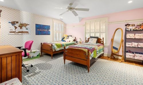 165 Fair Oaks Park, Needham MA 02492-3018 exterior