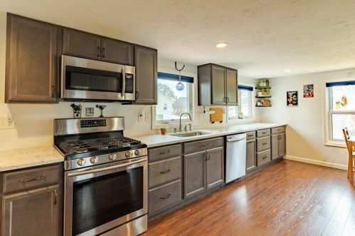 6 Benson St, Worcester MA 01604-3303 exterior