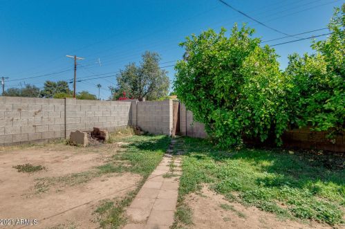 5743 38 Dr, Phoenix AZ 85053-2811 exterior