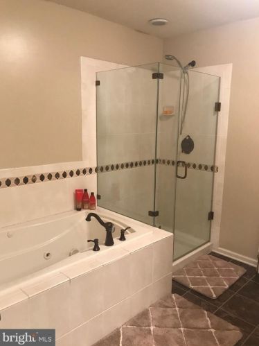 111 Sansom Ln, West Deptford NJ 08096-5168 exterior