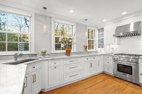 48 Cary Ave, Milton, MA 02186-4223