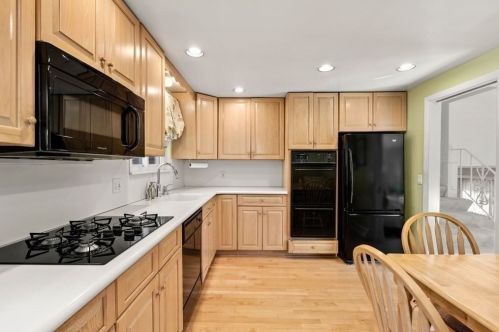 60 Gary Rd, Needham MA 02494-2417 exterior