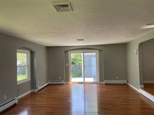 6 Elmhurst St, Taunton MA  02780-3307 exterior