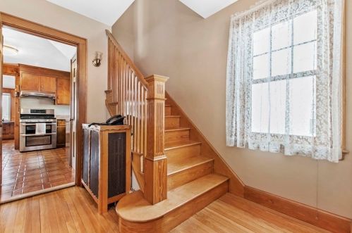 168 Linwood Ave, Newton MA 02460-1429 exterior