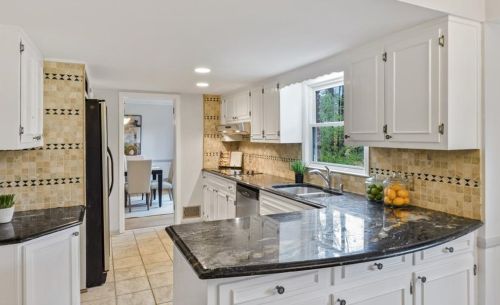 4934 Leeds Ct, Atlanta GA exterior