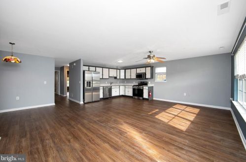 307 Redbud Ln, West Deptford NJ  08051-2297 exterior