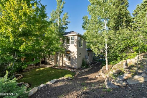4365 Hidden Cv Rd, Park City UT 84098-4724 exterior