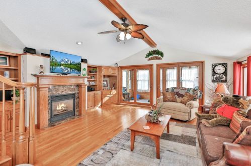 1006 12th St, Princeton MN 55371-1009 exterior