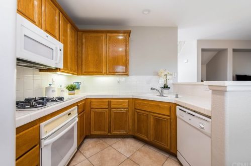 12 Bayfield, Irvine CA 92614-7907 exterior