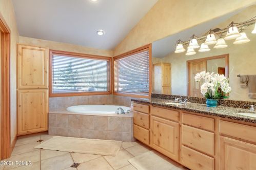 3008 Wedge Cir, Park City UT 84098-5894 exterior