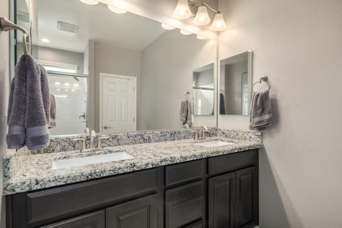 2316 Beautiful Ln, Phoenix AZ 85042-7116 exterior