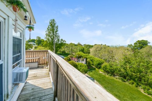 204 Sandwich St, Plymouth MA 02360-2424 exterior