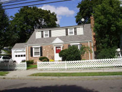 195 River St, Newton, MA 02465-1431