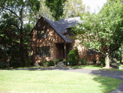 1785 Commonwealth Ave, Newton, MA 02466-2700