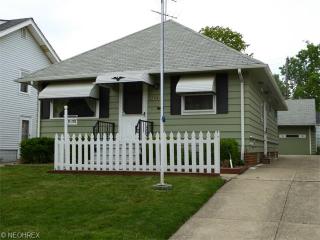 23151 Arms Ave, Cleveland OH  44123-3223 exterior