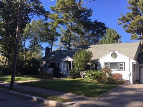 105 Pine Ridge Rd, Newton, MA 02468-1616