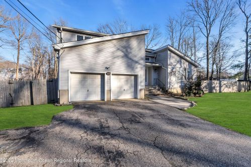 2910 Logan Rd, Tinton Falls NJ  07712-3648 exterior