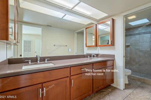 237 Denton Ln, Phoenix AZ 85014-2676 exterior