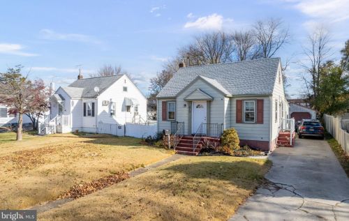 413 Beacon Ave, West Deptford NJ  08066-1152 exterior