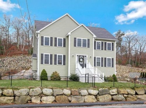 204 Bartholomew St, Peabody, MA 01960-4918