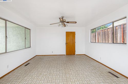 14044 School St, San Leandro, CA 94578-1630