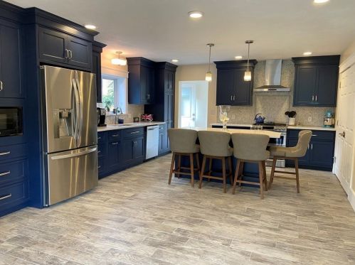 64 Clover St, Worcester, MA 01603-1931