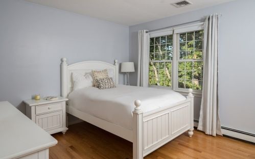 33 Franklin Rodgers Rd, Hingham MA 02043-2665 exterior